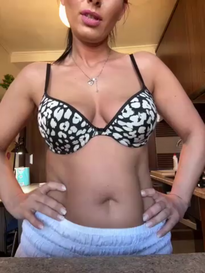 Hotmomcheckk_