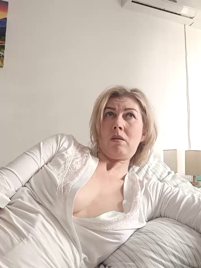 stellahere8