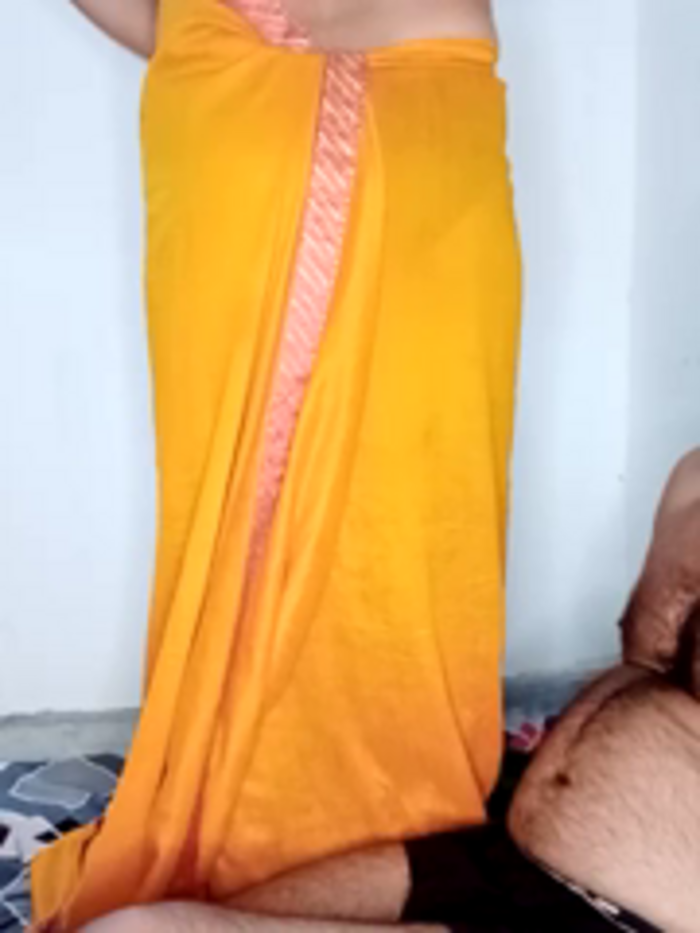 SEXY-nidhi-sharma