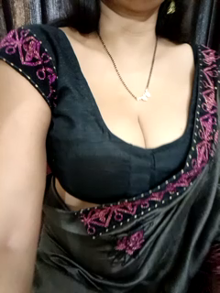 kaamuk_shweta
