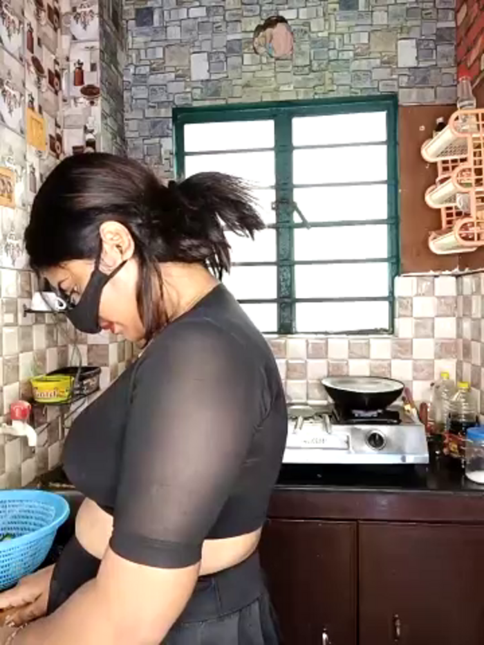 V-hot-sweet
