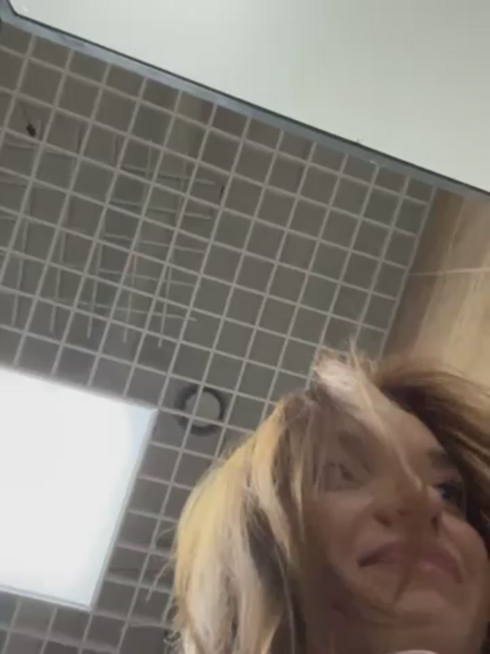 -AngelAri-