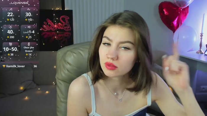 Selena_grey_