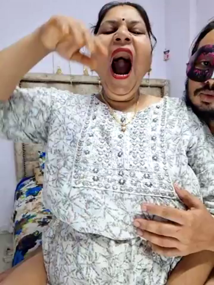 MOM-SUN-COUPLE