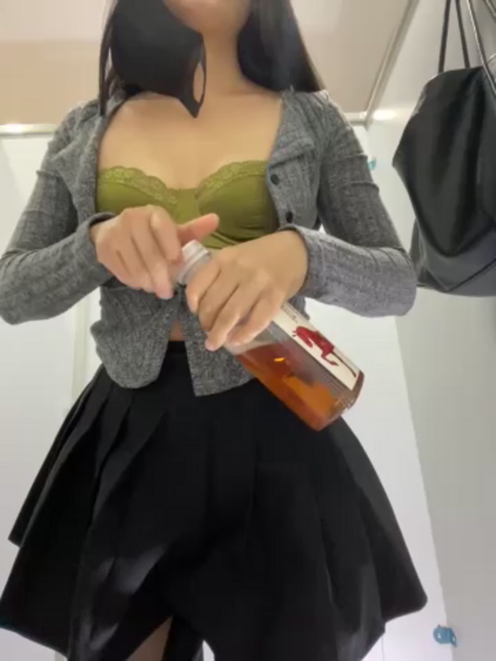 Asia-Lynn