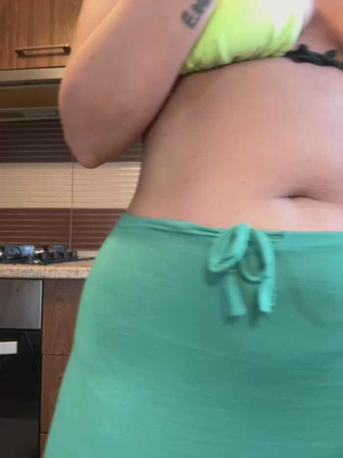 Hotmomcheckk_