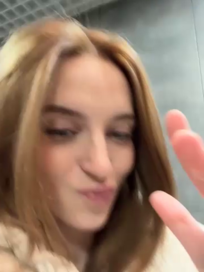 -AngelAri-