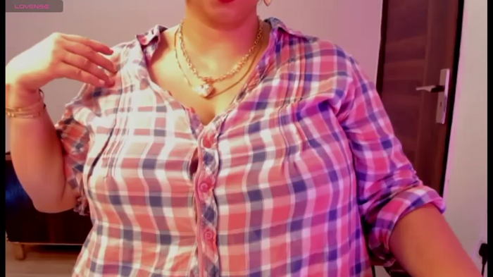 Gulabi_Queen