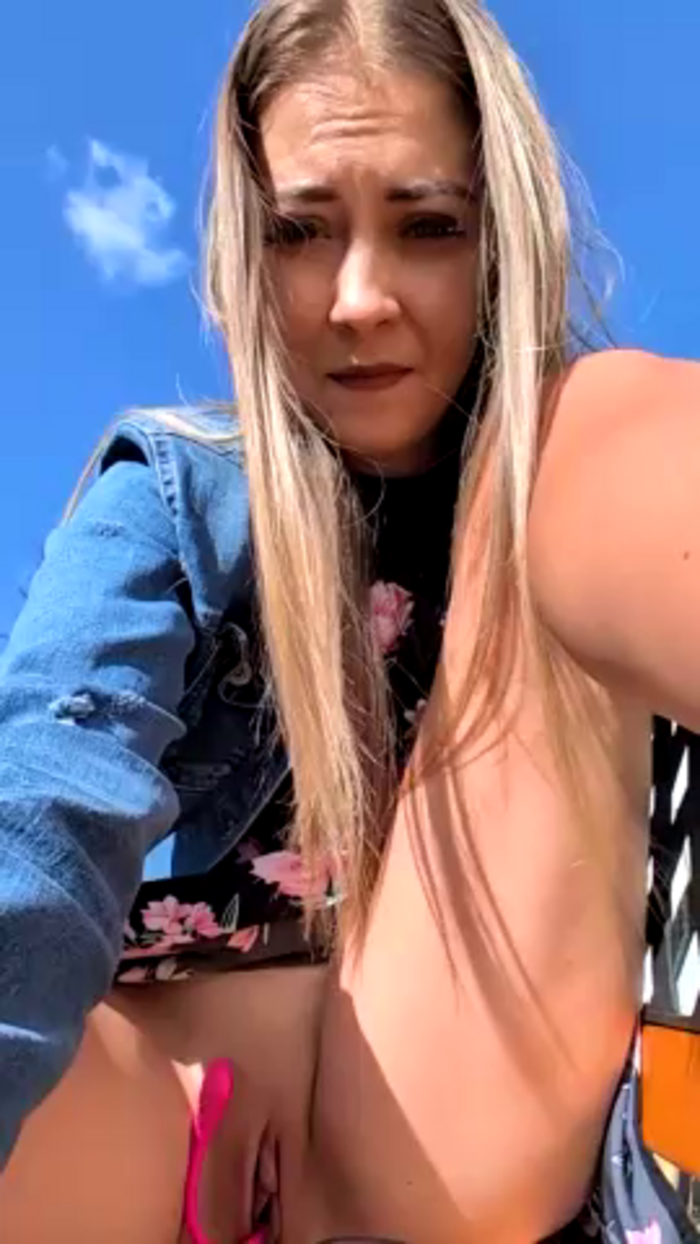 Risky_girl23