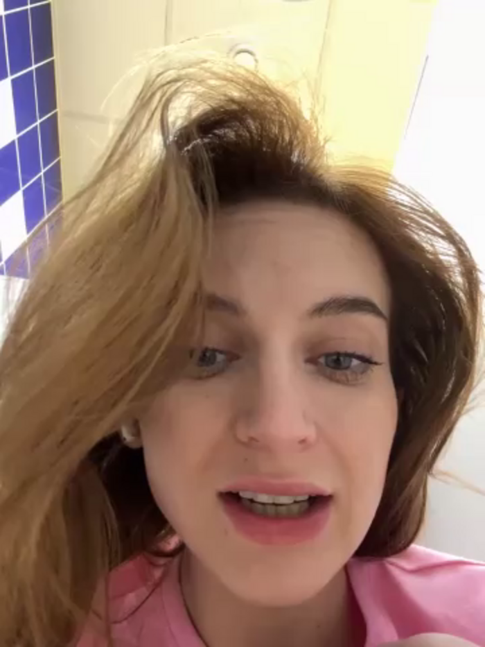 -AngelAri-