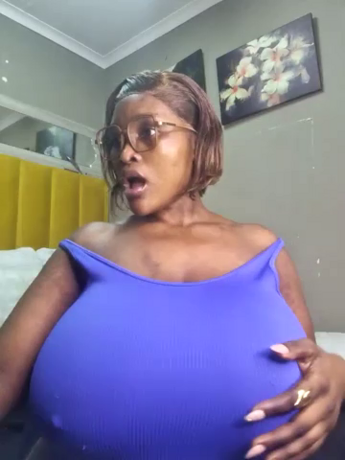 Bustygoddess32