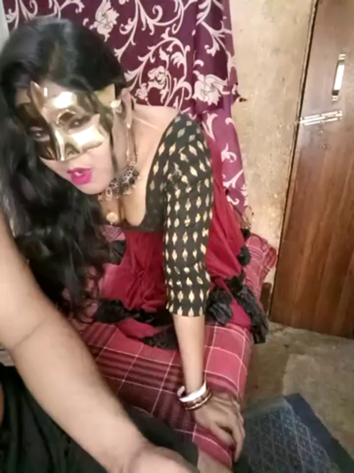 Hot_muskaan