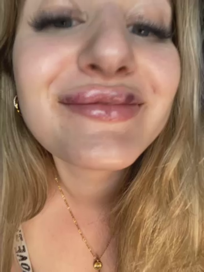 Busty-Ellie