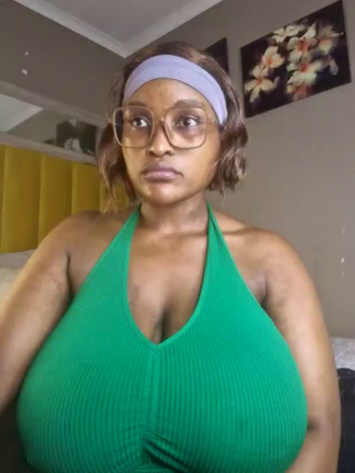 Bustygoddess32