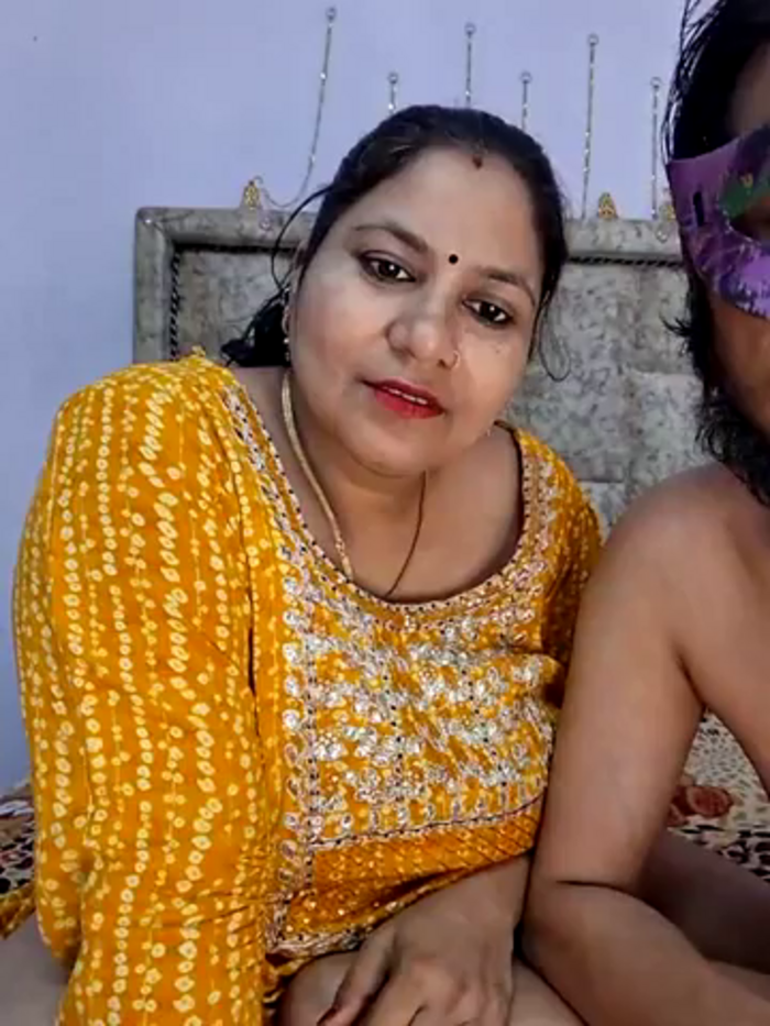 MOM-SUN-COUPLE