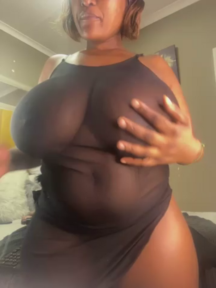 Bustygoddess32
