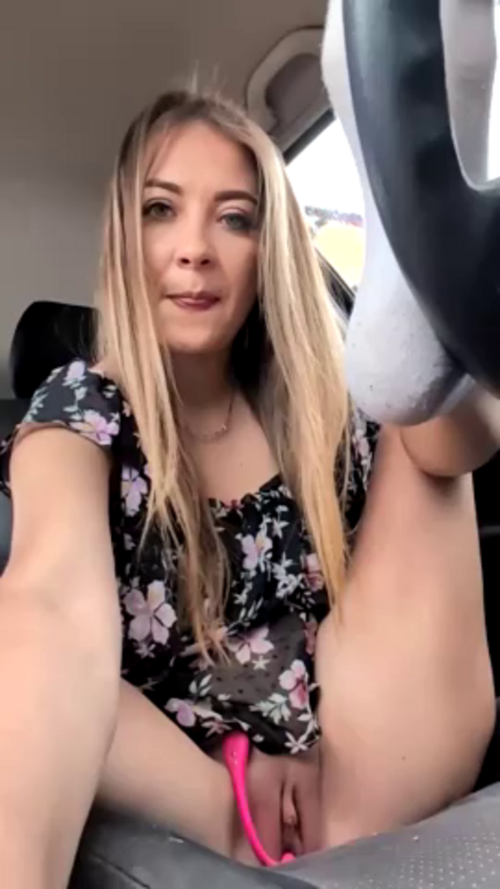Risky_girl23