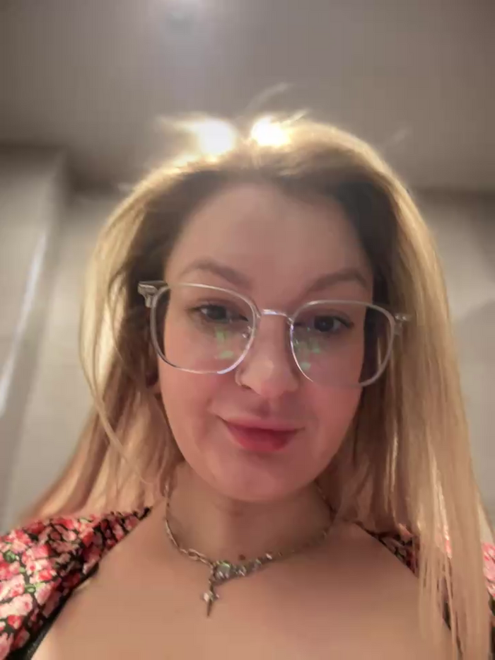 Teya_moon_