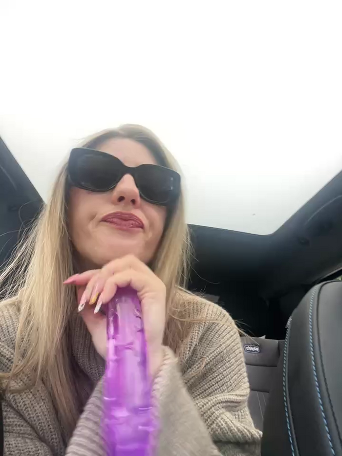 Megan_off