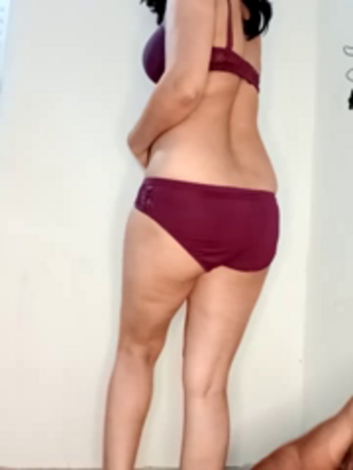 SEXY-nidhi-sharma