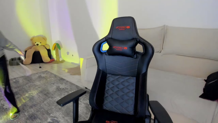 DeferentUproar