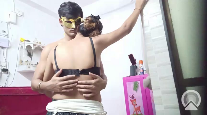Strip_couple_love