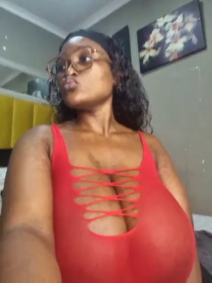 Bustygoddess32
