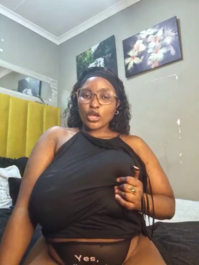 Bustygoddess32