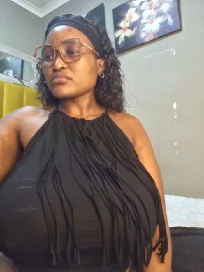 Bustygoddess32