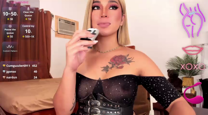 Lustrous_Nathalie