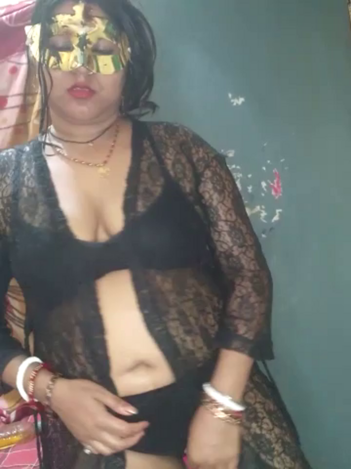 Hot_muskaan