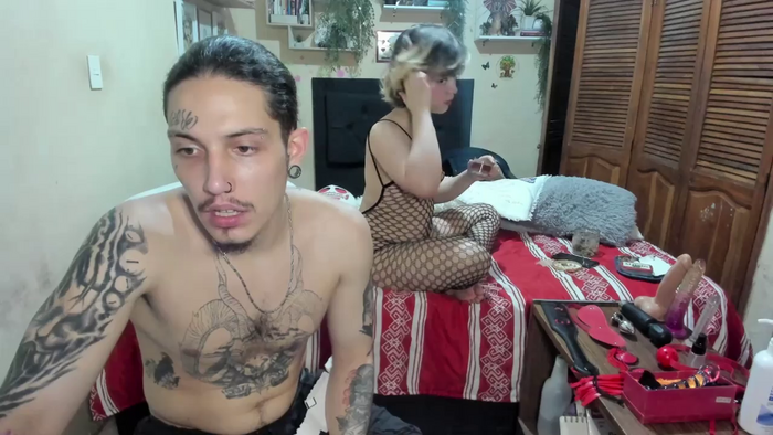 Blondandtattoofaced