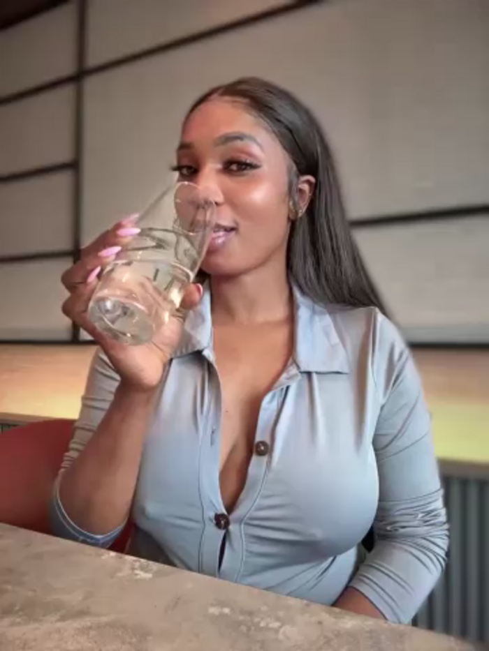 __Nessa__