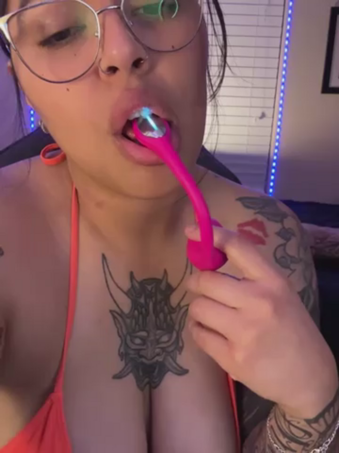 miacanela_xo