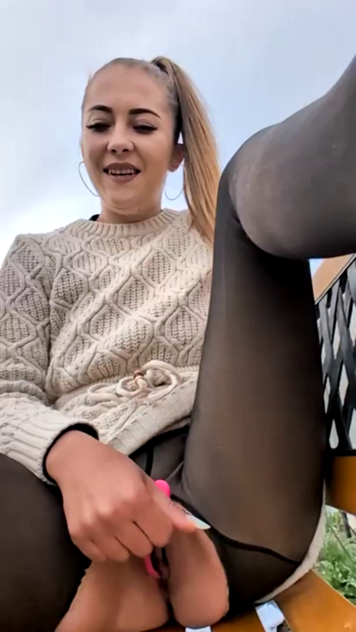 Risky_girl23