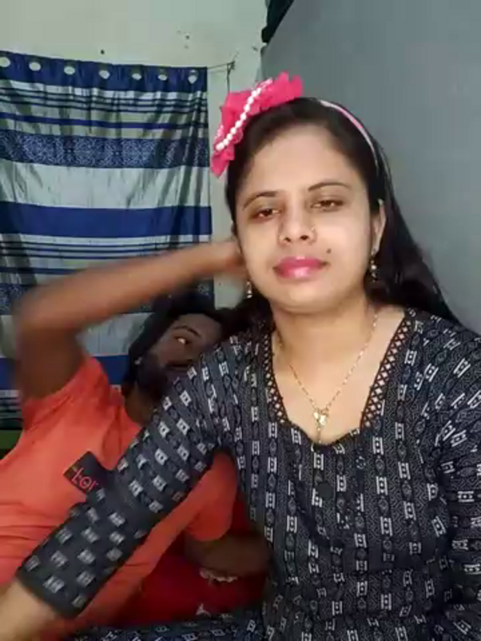 Younger_Couples