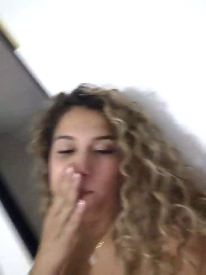 Sara_smiiith211