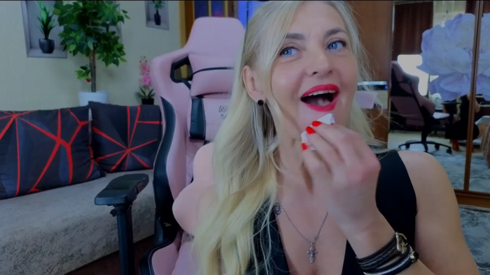 amelia_blondy