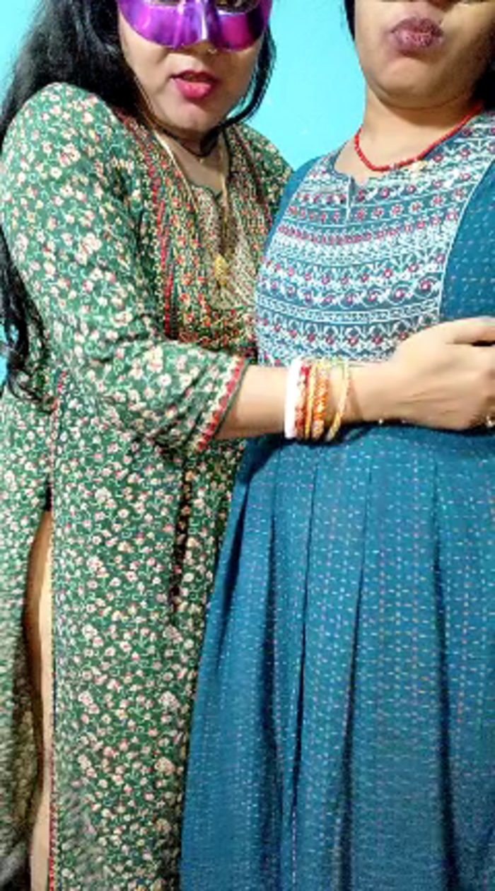 Hot_muskaan