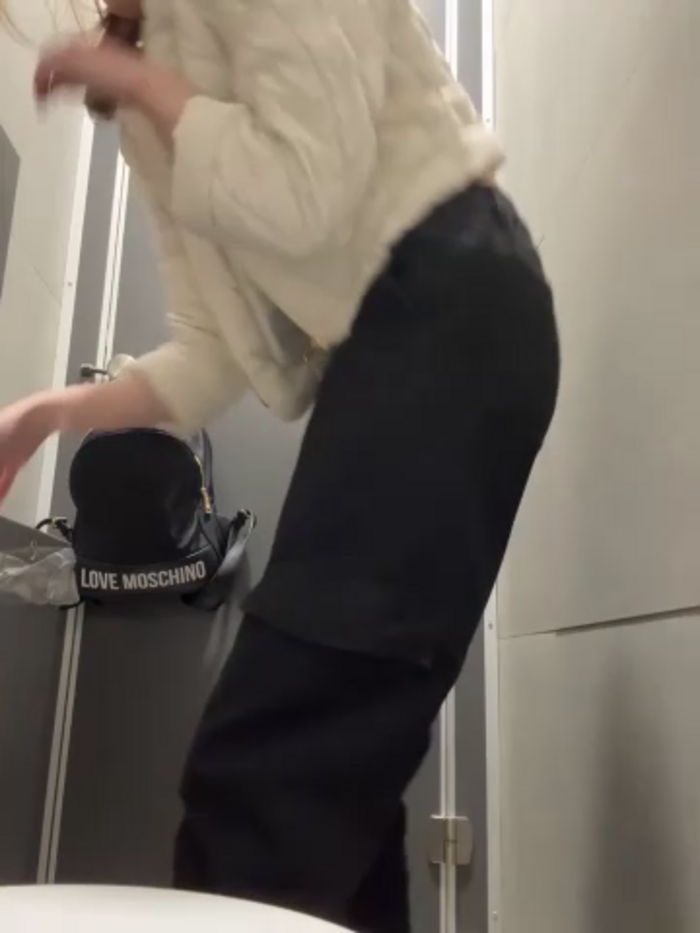 -AngelAri-