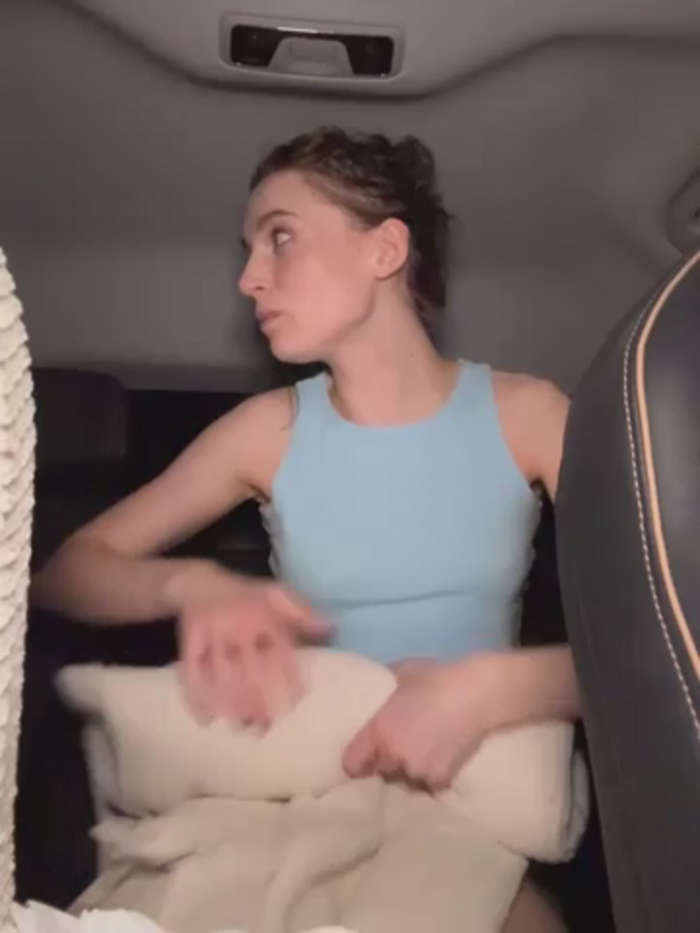 -AngelAri-