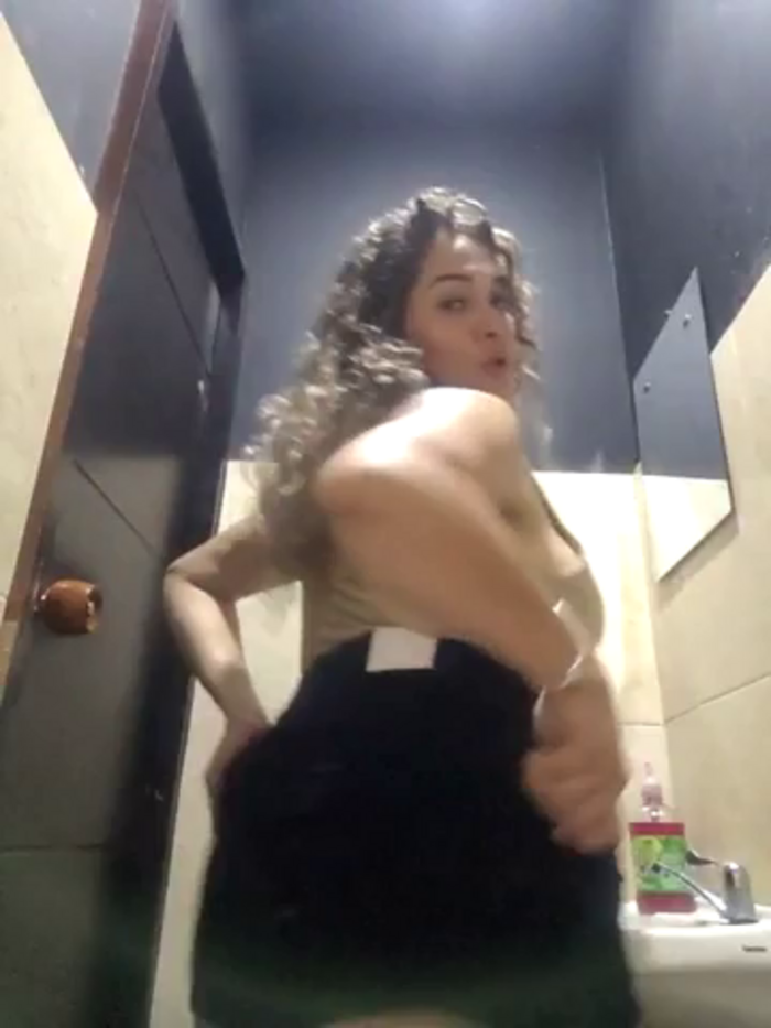 Sara_smiiith211