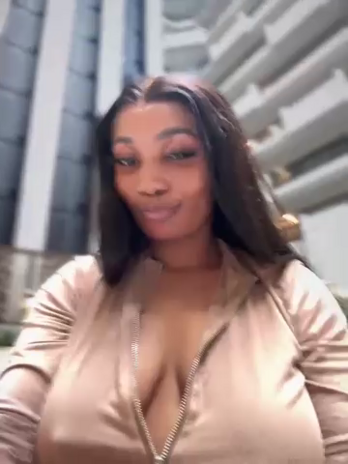 __Nessa__