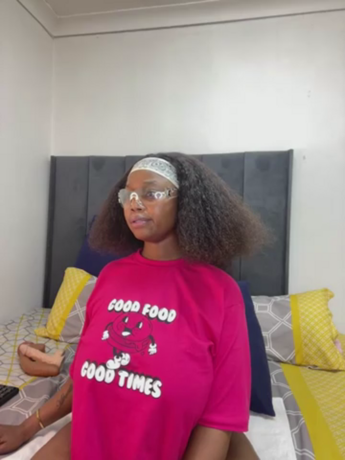 QueenTee23