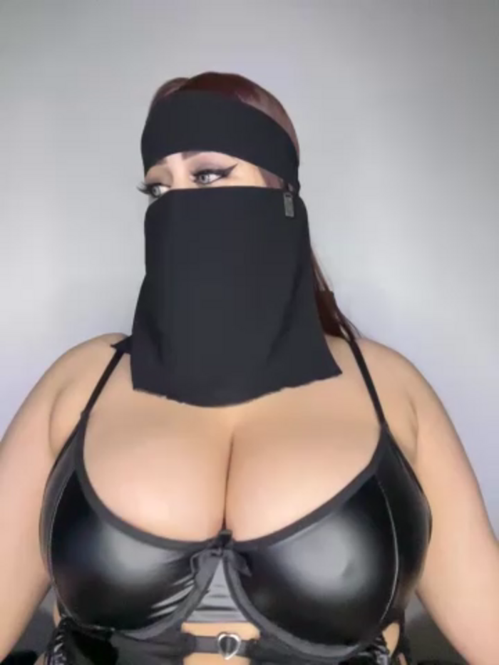 QueenDina777