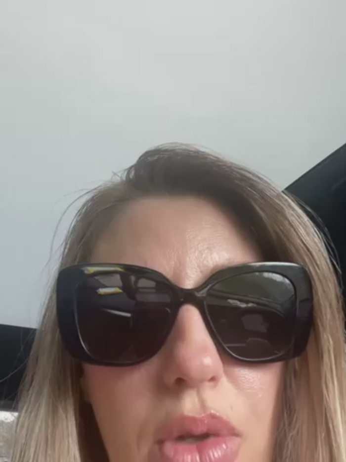 Megan_off