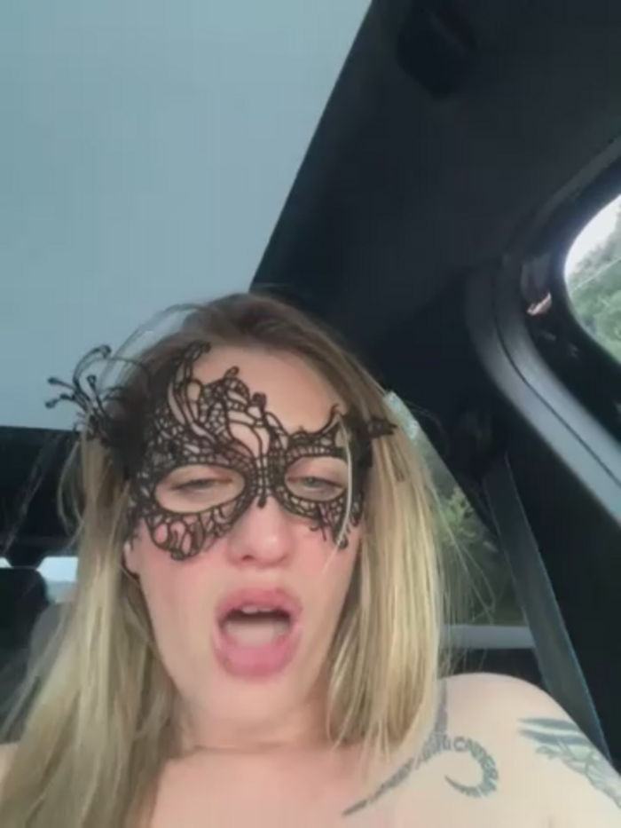 Megan_off