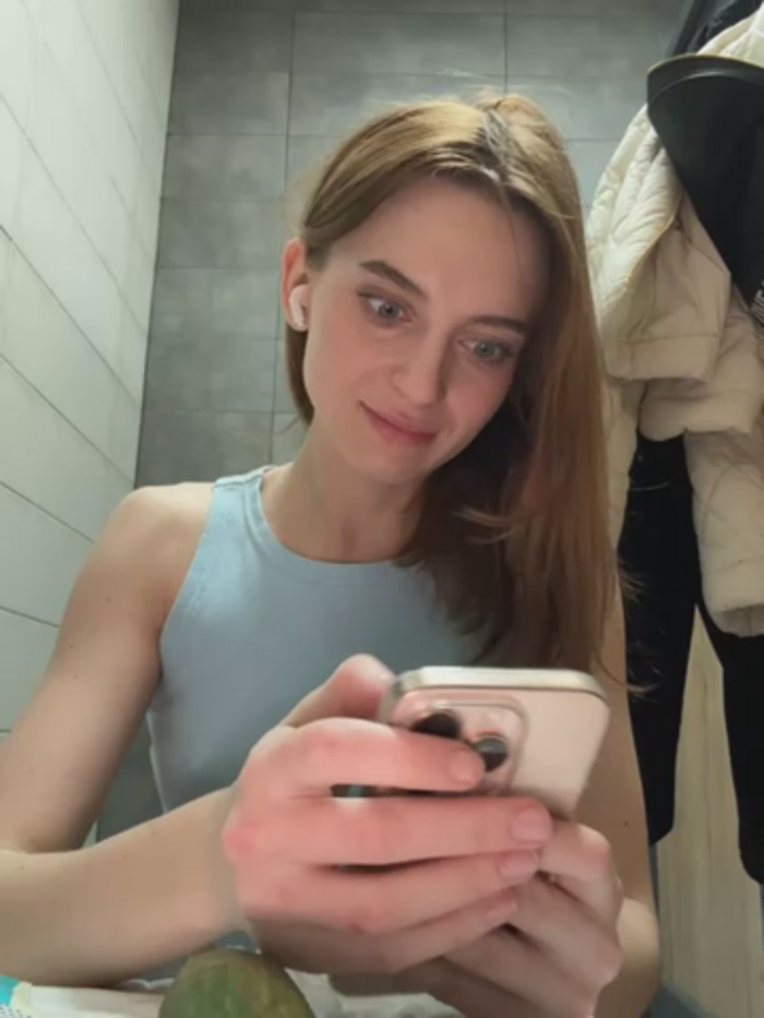 -AngelAri-