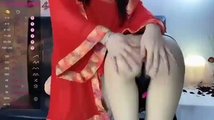 2025/04/04/stripchat-a_yc_001-02-05-40