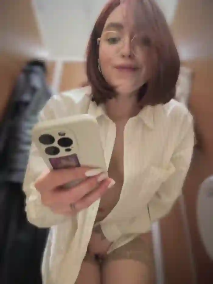 2025/04/04/stripchat-meow_girl-15-32-56